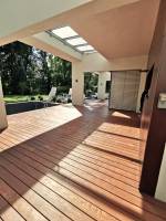 Notre zone d'activité pour ce service Remplacer une terrasse en bois vieillissante par une nouvelle structure robuste et contemporaine pour valoriser l’extérieur à